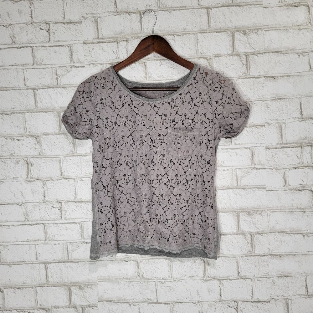 Abercrombie and‎ Fitch gray lace tee